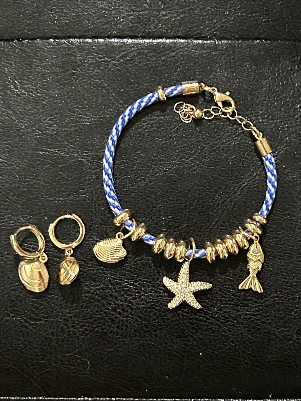 House of Harlow 1960 Blue and Gold Starfish Charm Bracelet Free Clam Earrings!